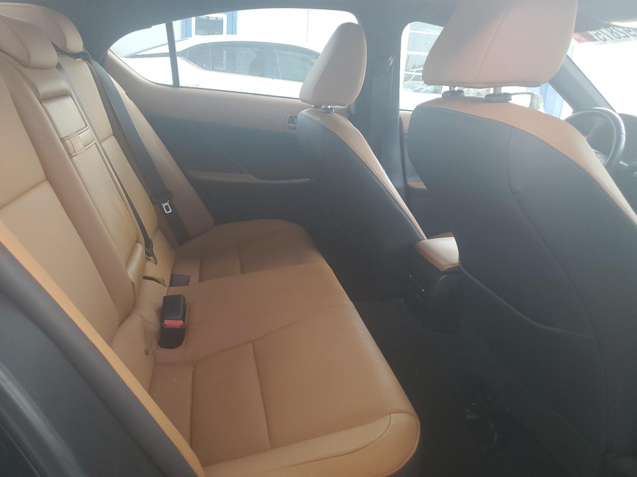 LEXUS IS 350 F SPORT DESIGN