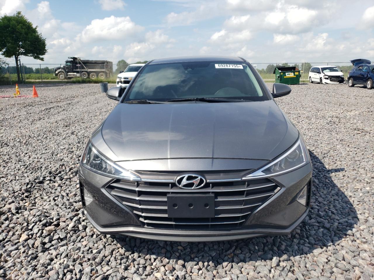 HYUNDAI ELANTRA SEL