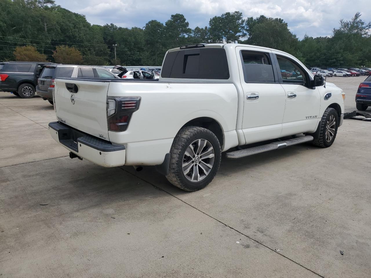 NISSAN TITAN SV
