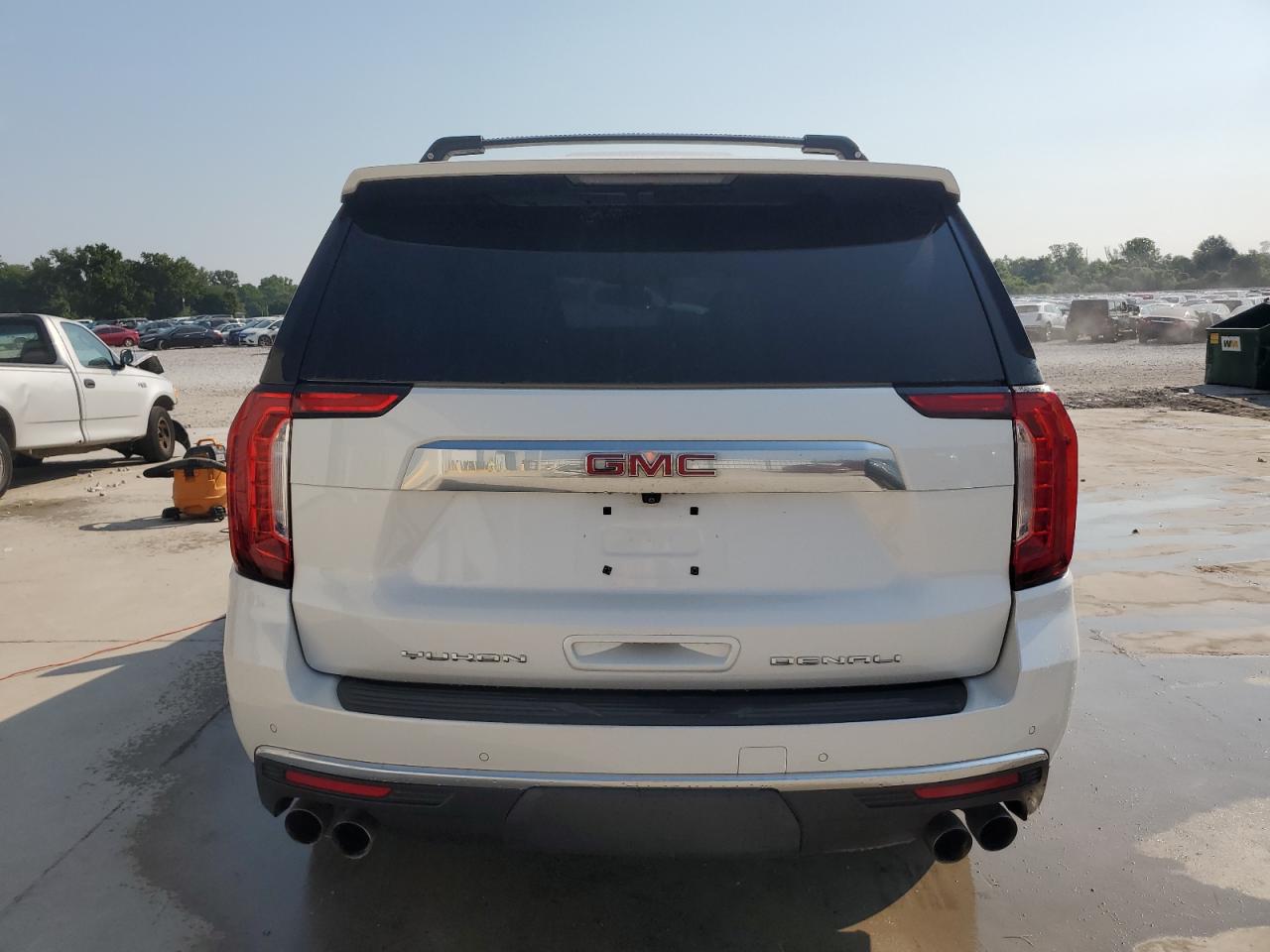 GMC YUKON DENALI