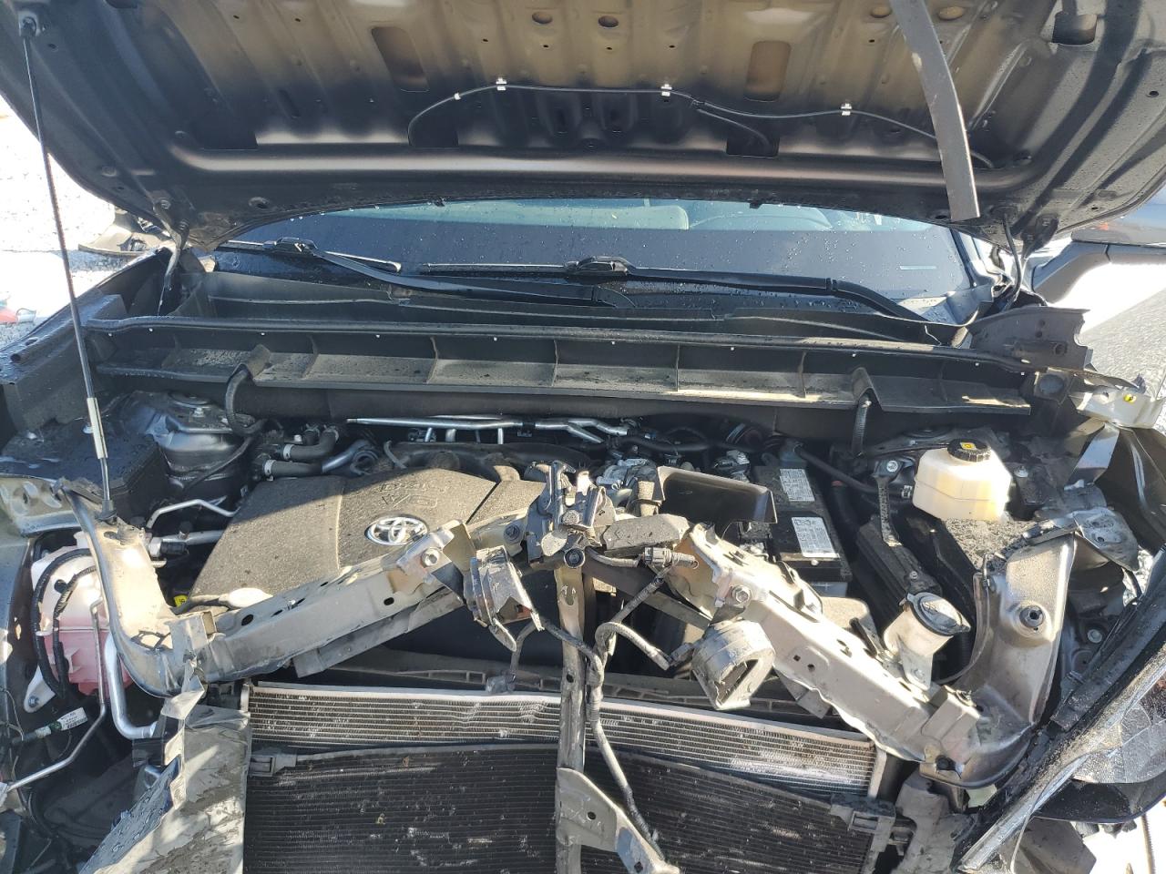 Lot #3308267213 2020 TOYOTA HIGHLANDER