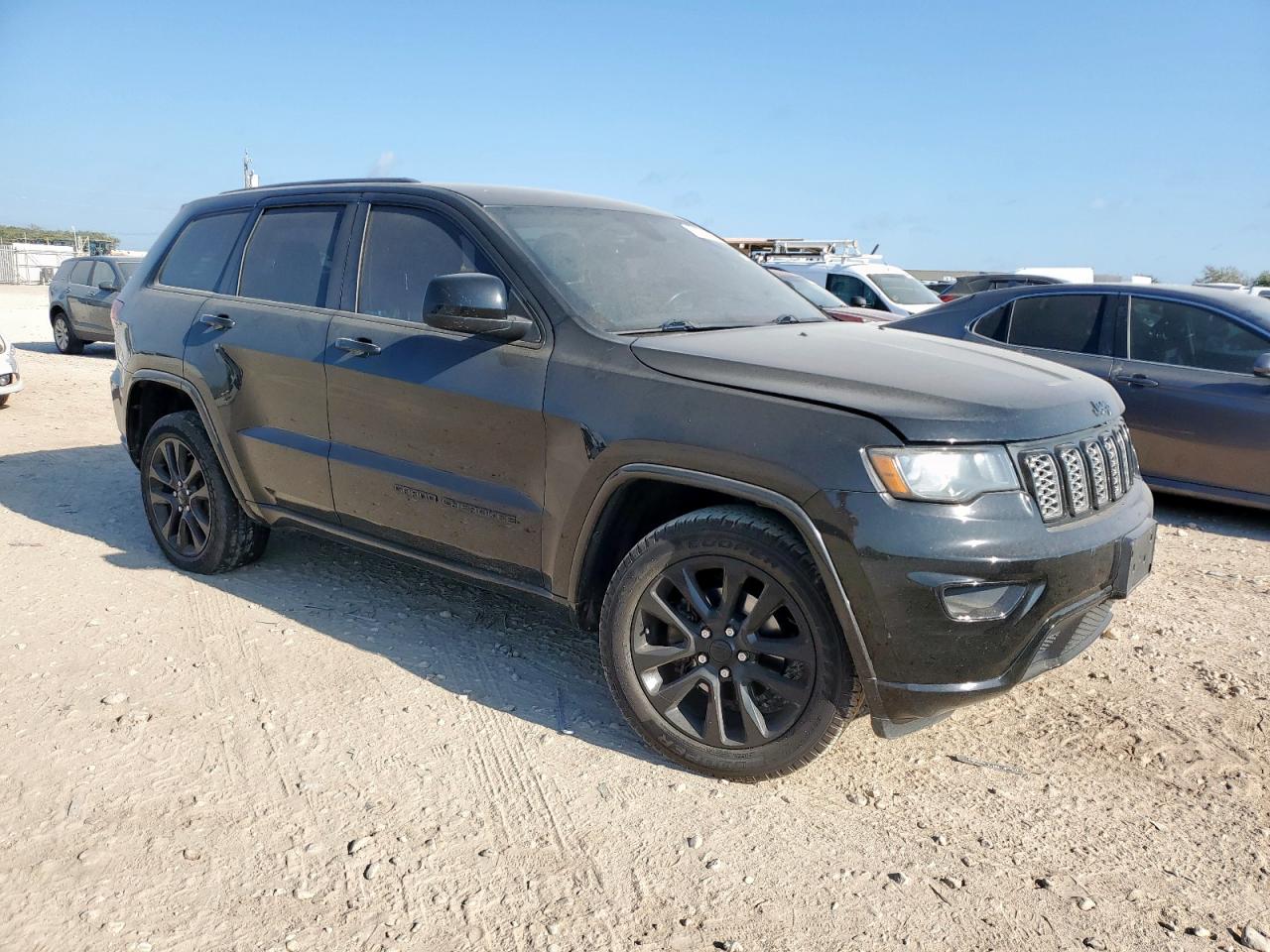 JEEP GRAND CHEROKEE LAREDO