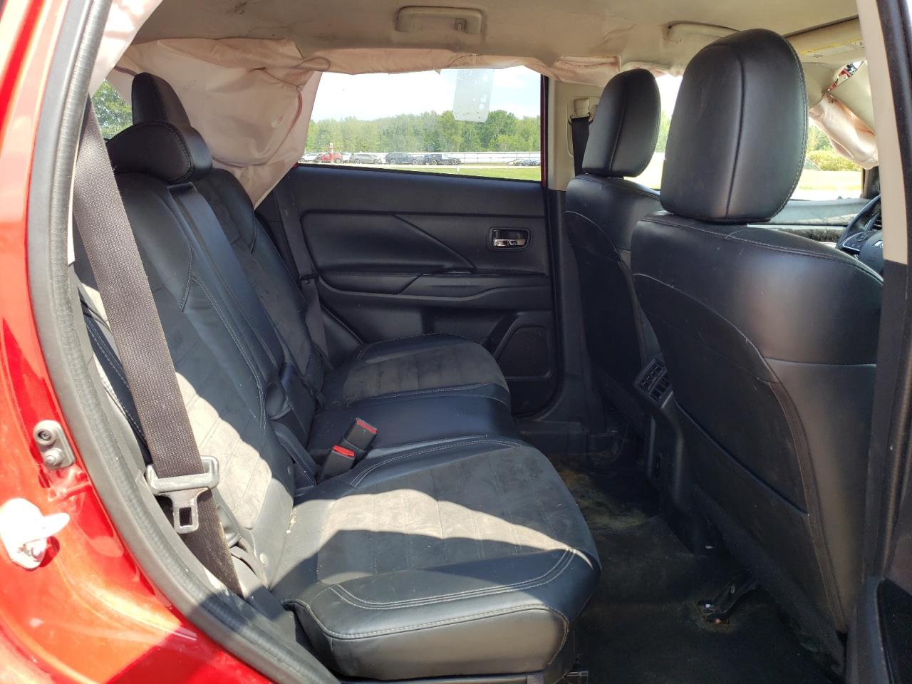 MITSUBISHI OUTLANDER SE