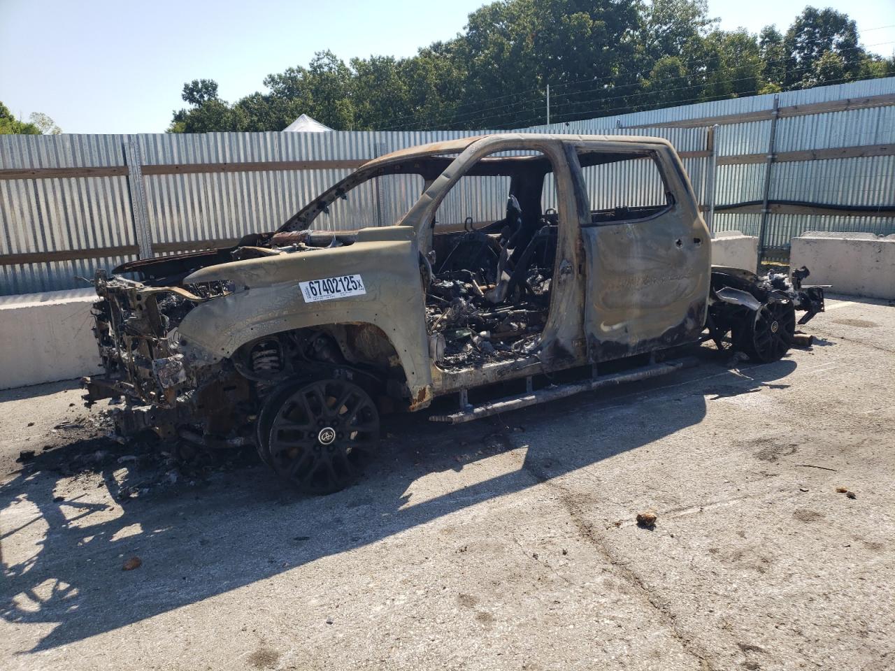 TOYOTA TUNDRA CREWMAX LIMITED