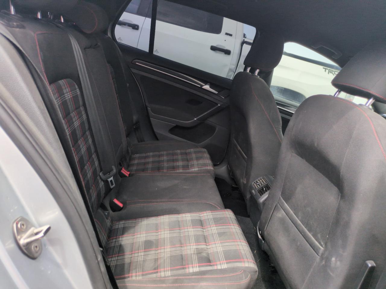 VOLKSWAGEN GOLF GTI S