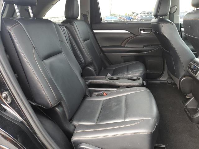 2019 TOYOTA HIGHLANDER SE 5TDJZRFH8KS982324