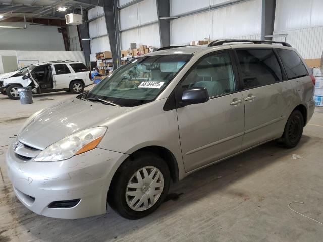 TOYOTA SIENNA CE