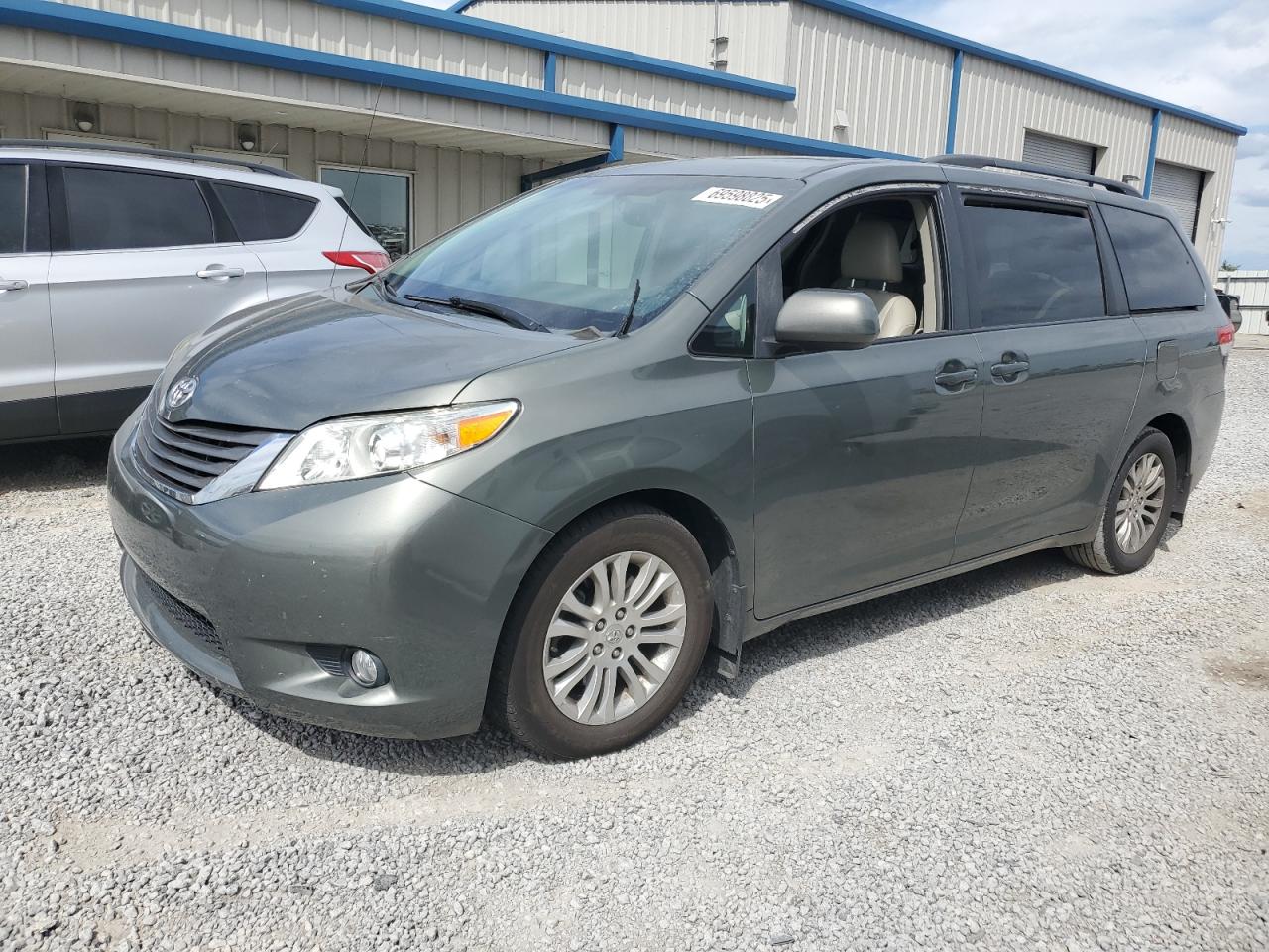 TOYOTA SIENNA XLE