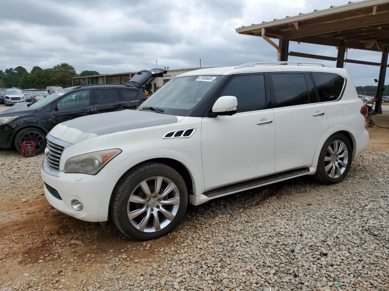 INFINITI QX56