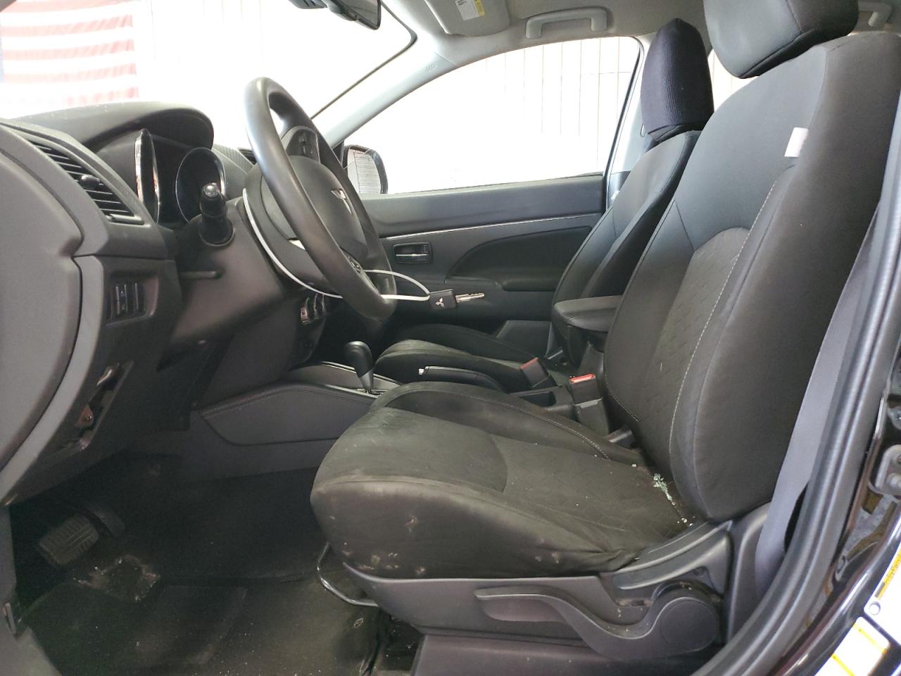 MITSUBISHI OUTLANDER ES