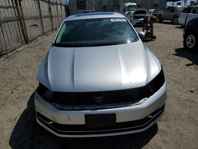 2017 VOLKSWAGEN PASSAT SE - 1VWBT7A30HC000945