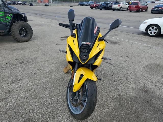 2024 SUZUKI GSX800 F JS1EM13B4R7103417