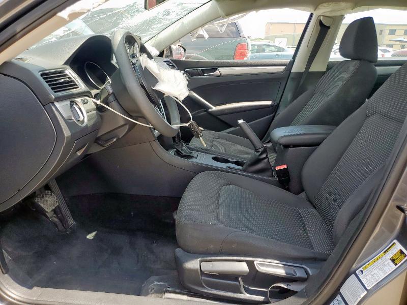 2017 VOLKSWAGEN PASSAT S - 1VWAT7A30HC028143