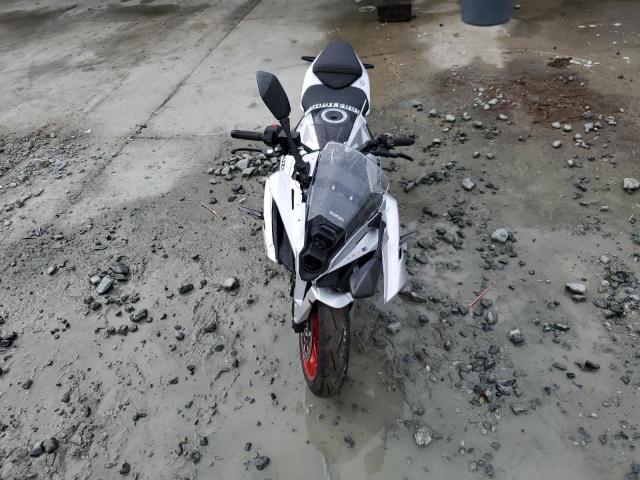 2024 SUZUKI GSX800 F JS1EM13B5R7102311