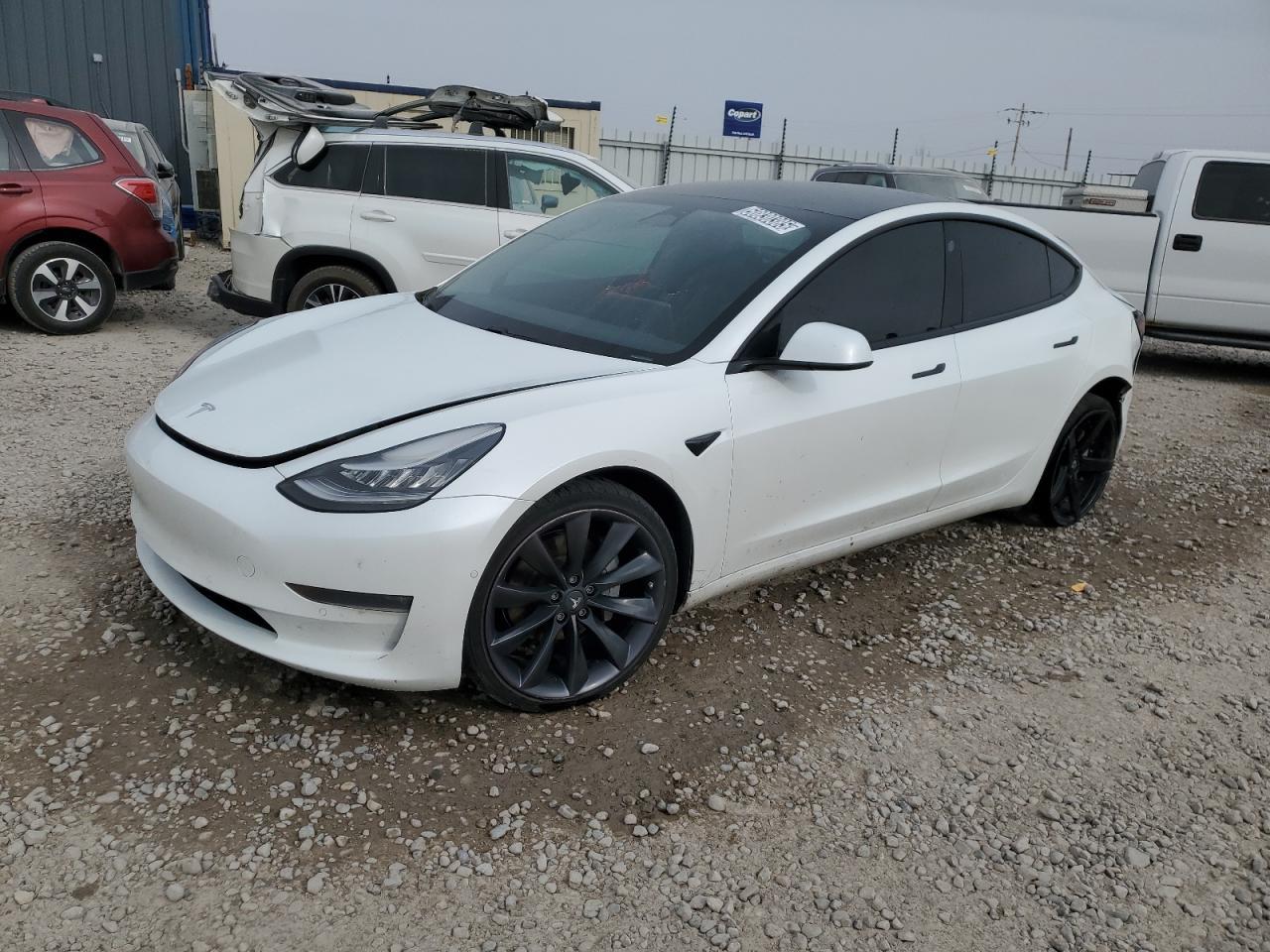 TESLA MODEL 3
