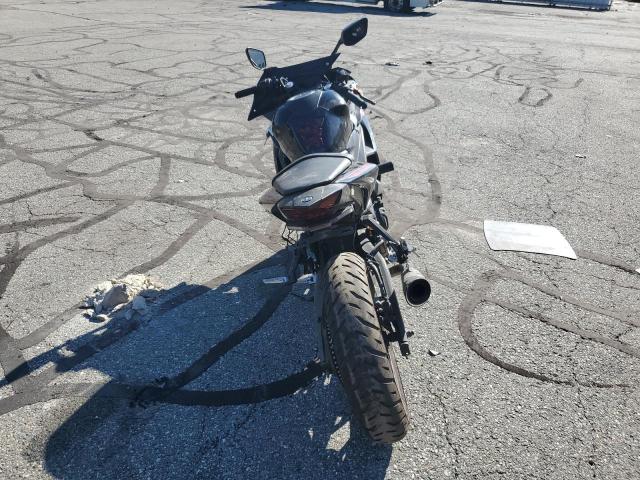 2015 YAMAHA YZFR3 MH3RH06Y4FK009067