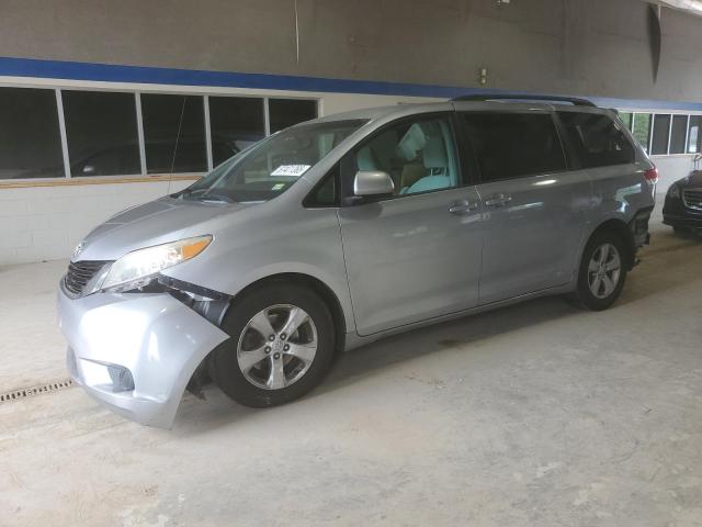 TOYOTA SIENNA LE