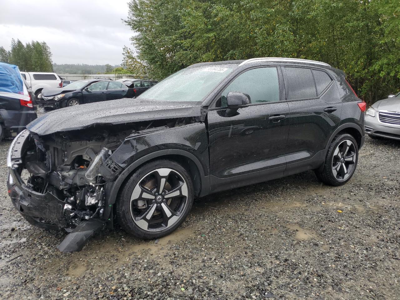 VOLVO XC40 T5 MOMENTUM