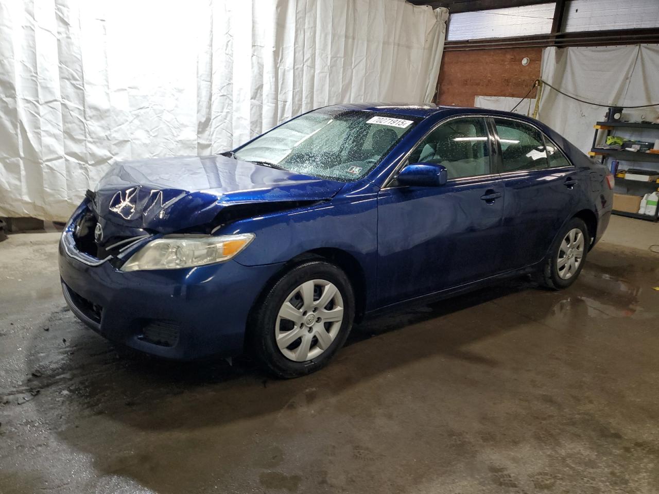 TOYOTA CAMRY BASE