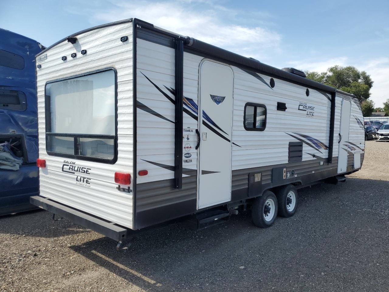 Lot #3213400759 2017 WILDWOOD CRUISE LIT