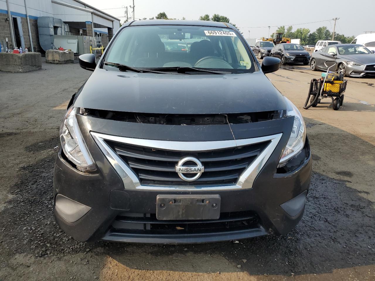 NISSAN VERSA S