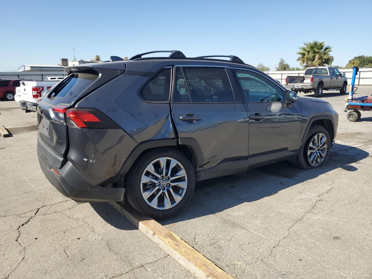 TOYOTA RAV4 XLE PREMIUM