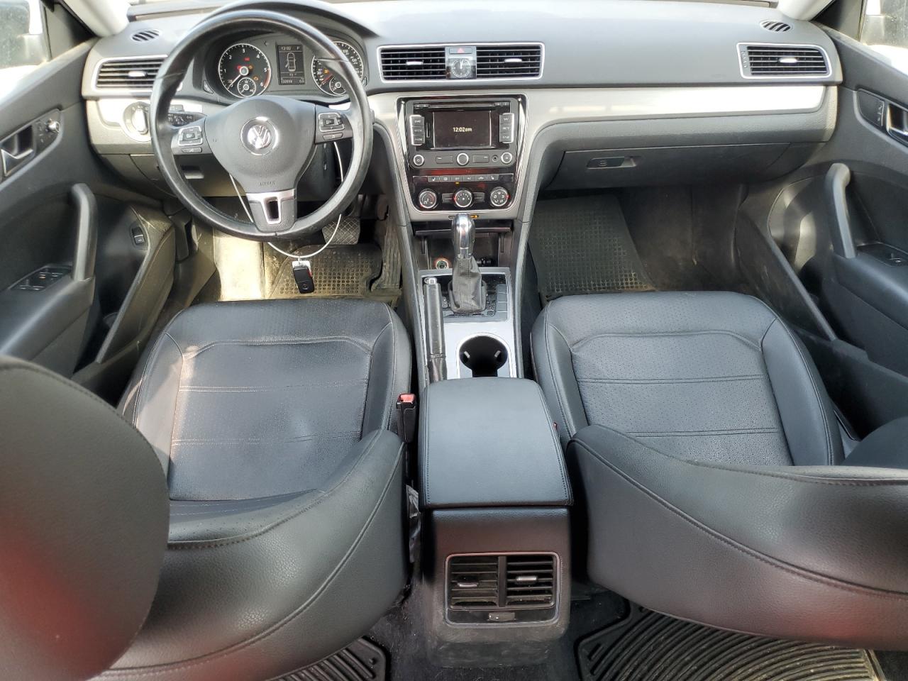 VOLKSWAGEN PASSAT SE