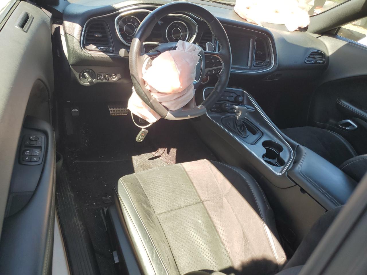 DODGE CHALLENGER SRT 392