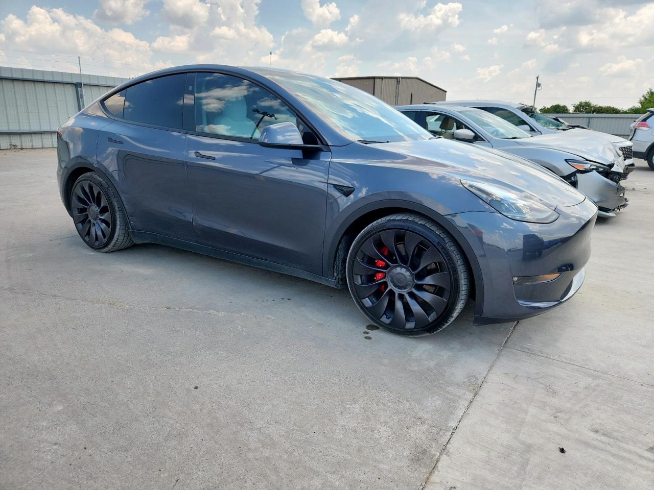 TESLA MODEL Y