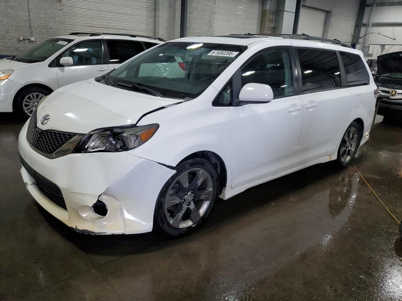TOYOTA SIENNA SPORT