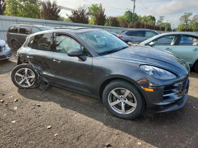 2020 PORSCHE MACAN WP1AA2A50LLB00012