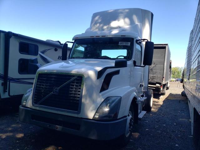 VOLVO VNL 2016 white tractor diesel 4V4N39TG7GN965529 photo #3