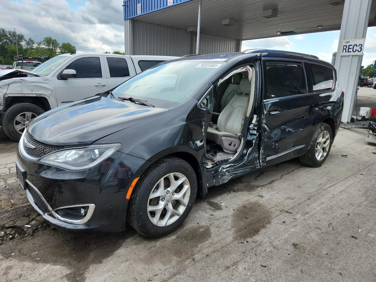 Lot #3302763355 2017 CHRYSLER PACIFICA TOURING L PLUS