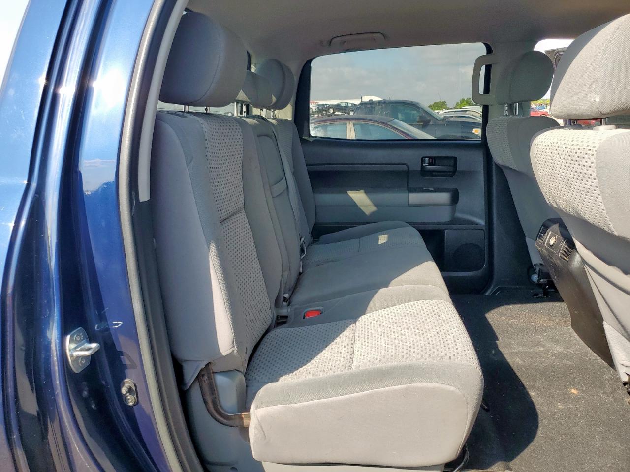 TOYOTA TUNDRA CREWMAX SR5