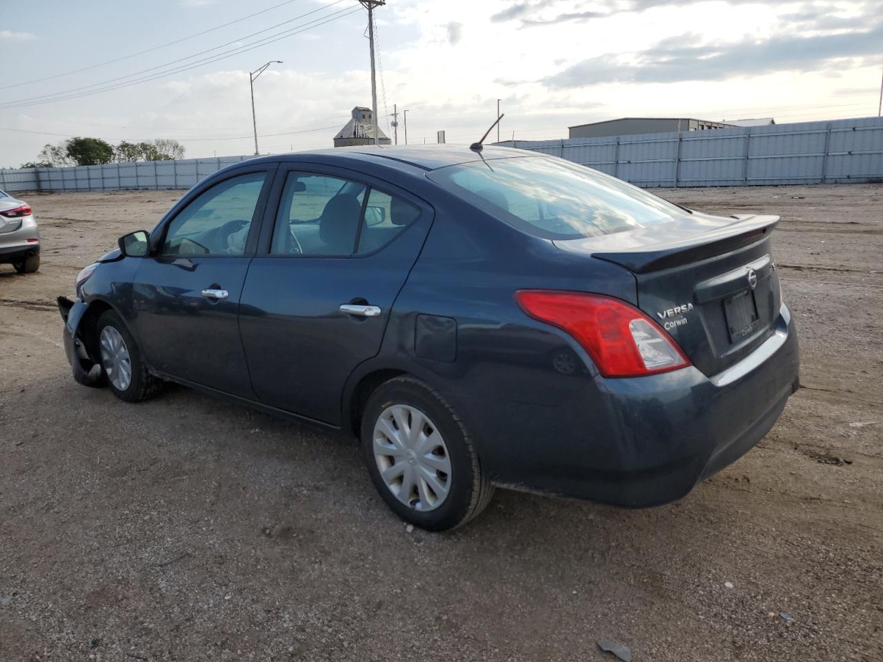NISSAN VERSA S