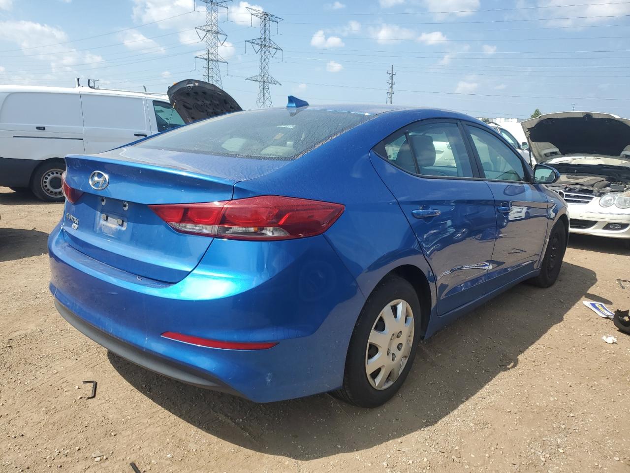 HYUNDAI ELANTRA SE