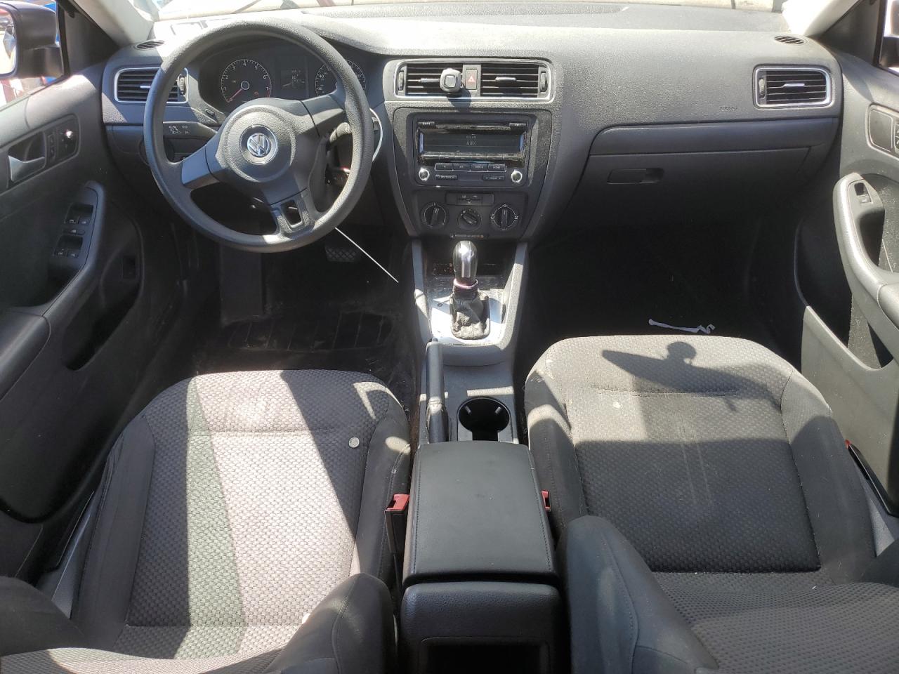 VOLKSWAGEN JETTA BASE