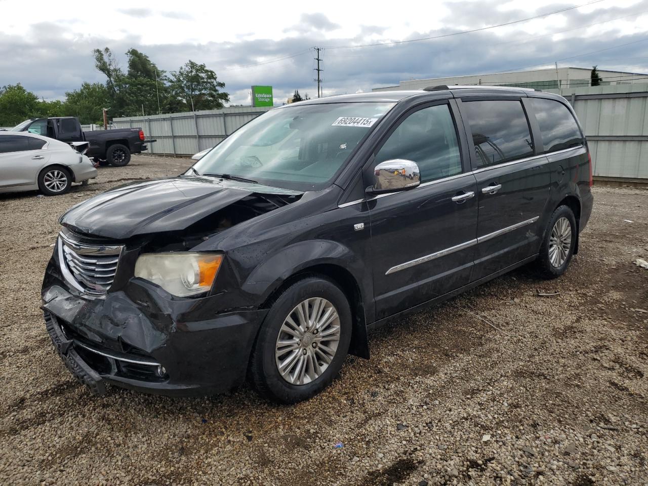 CHRYSLER TOWN & COUNTRY TOURING L