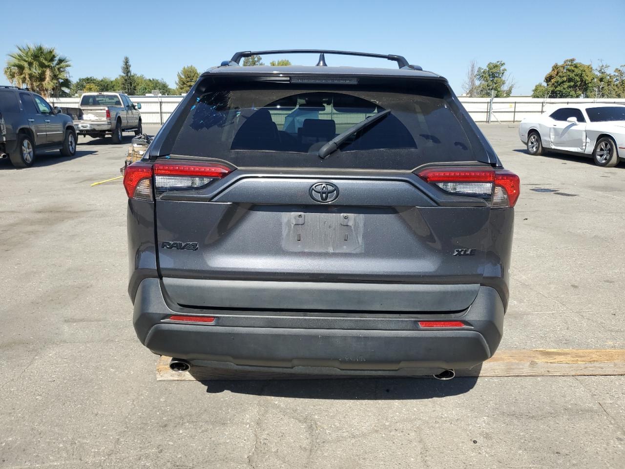 TOYOTA RAV4 XLE PREMIUM