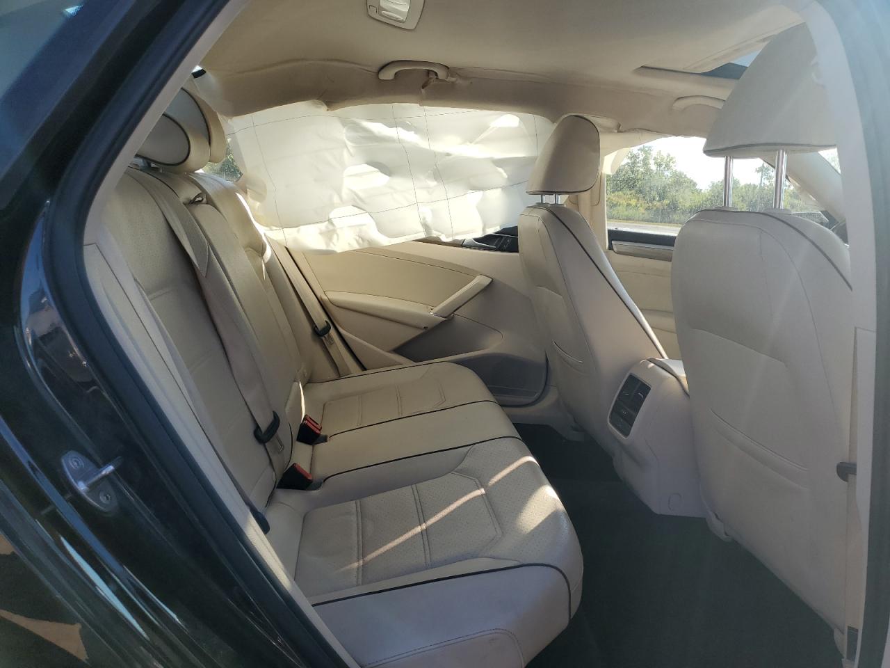 VOLKSWAGEN PASSAT SE