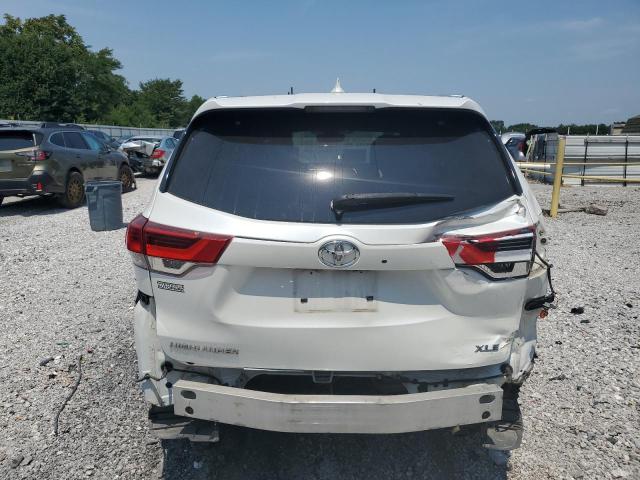 2018 TOYOTA HIGHLANDER SE 5TDKZRFH3JS244563