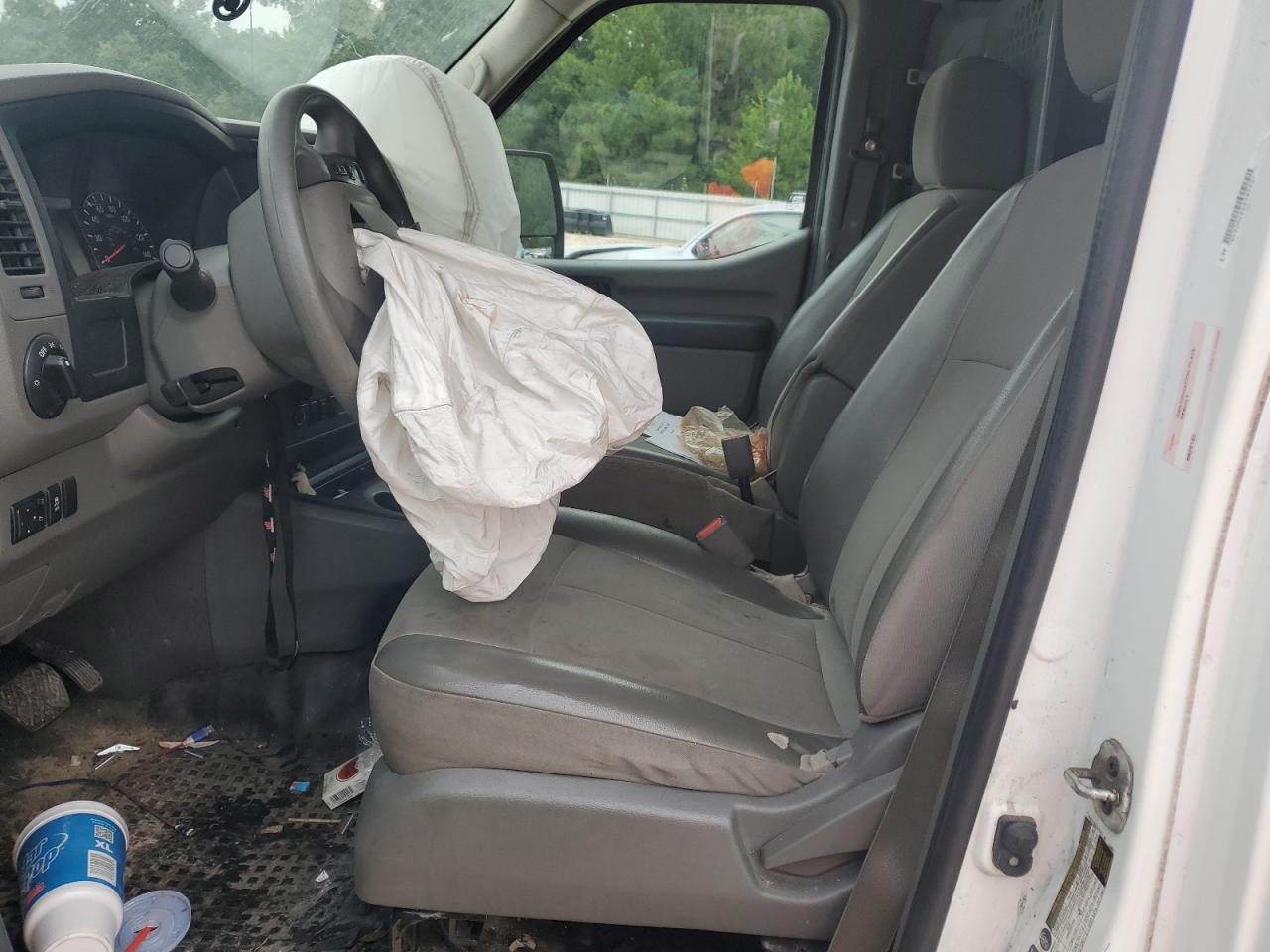 NISSAN NV2500 2500 S