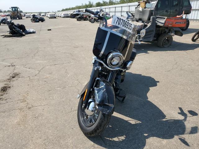 2019 HARLEY-DAVIDSON FLHC 1HD1YAJ62KB032315