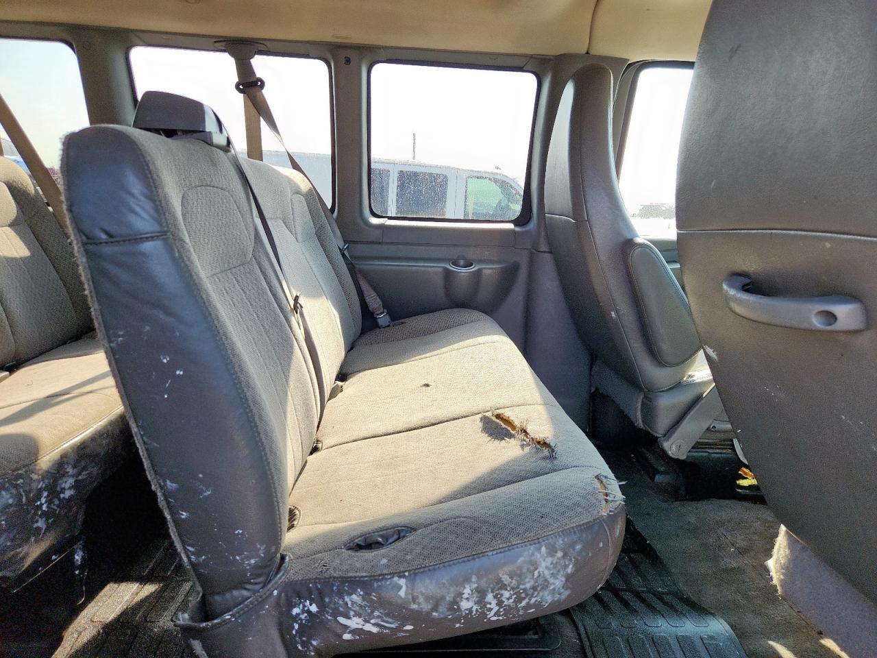 CHEVROLET EXPRESS LT