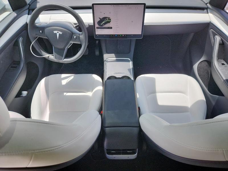 2024 TESLA MODEL Y 7SAYGDEE5RA255185