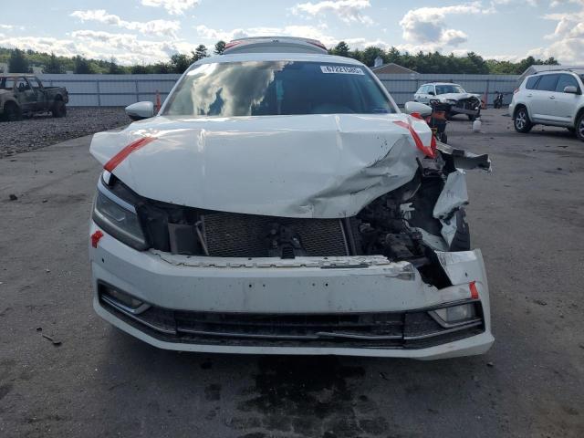2017 VOLKSWAGEN PASSAT SE 1VWGT7A34HC038068