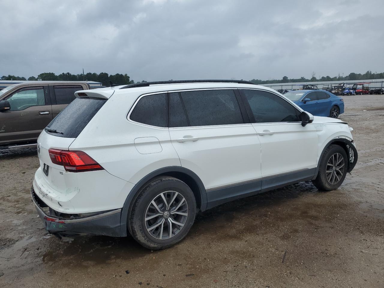 VOLKSWAGEN TIGUAN SE