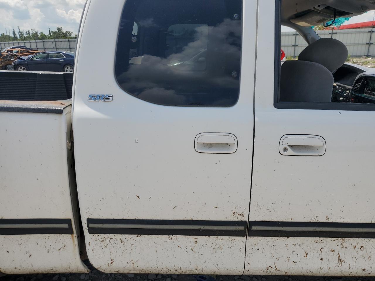 Lot #3239321112 2000 TOYOTA TUNDRA ACC