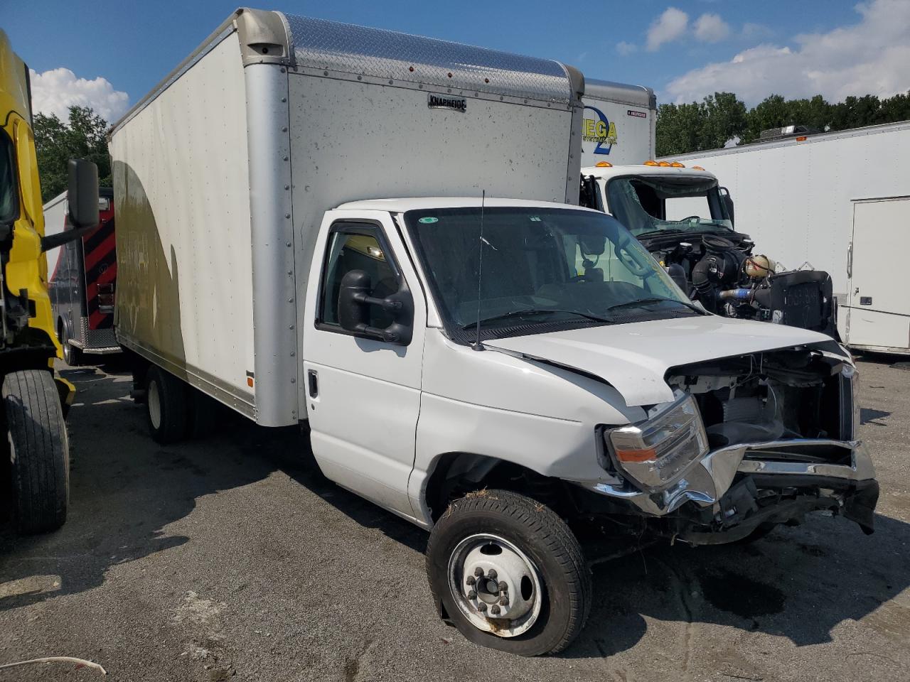 FORD ECONOLINE E450 SUPER DUTY CUTAWAY VAN