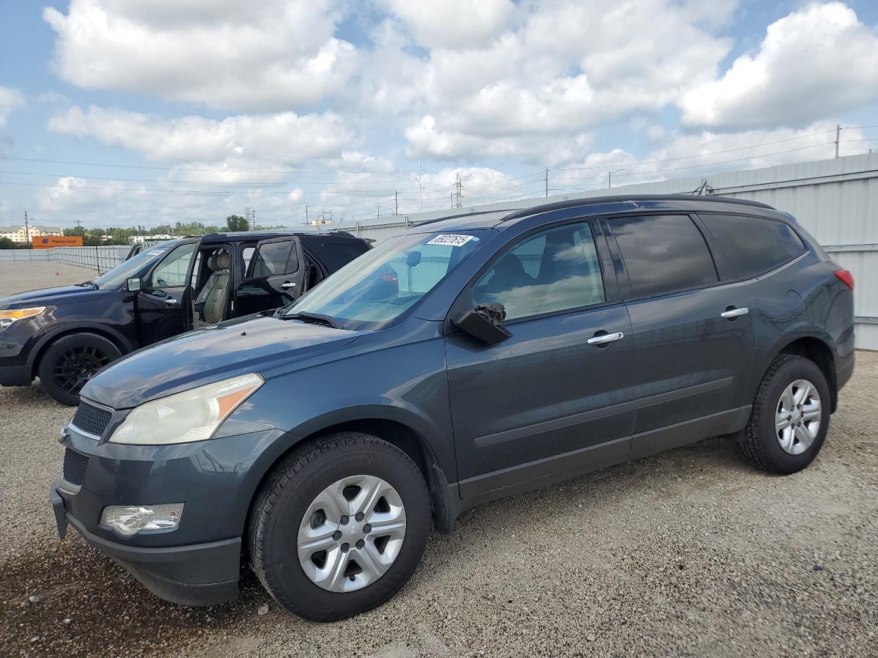 CHEVROLET TRAVERSE LS